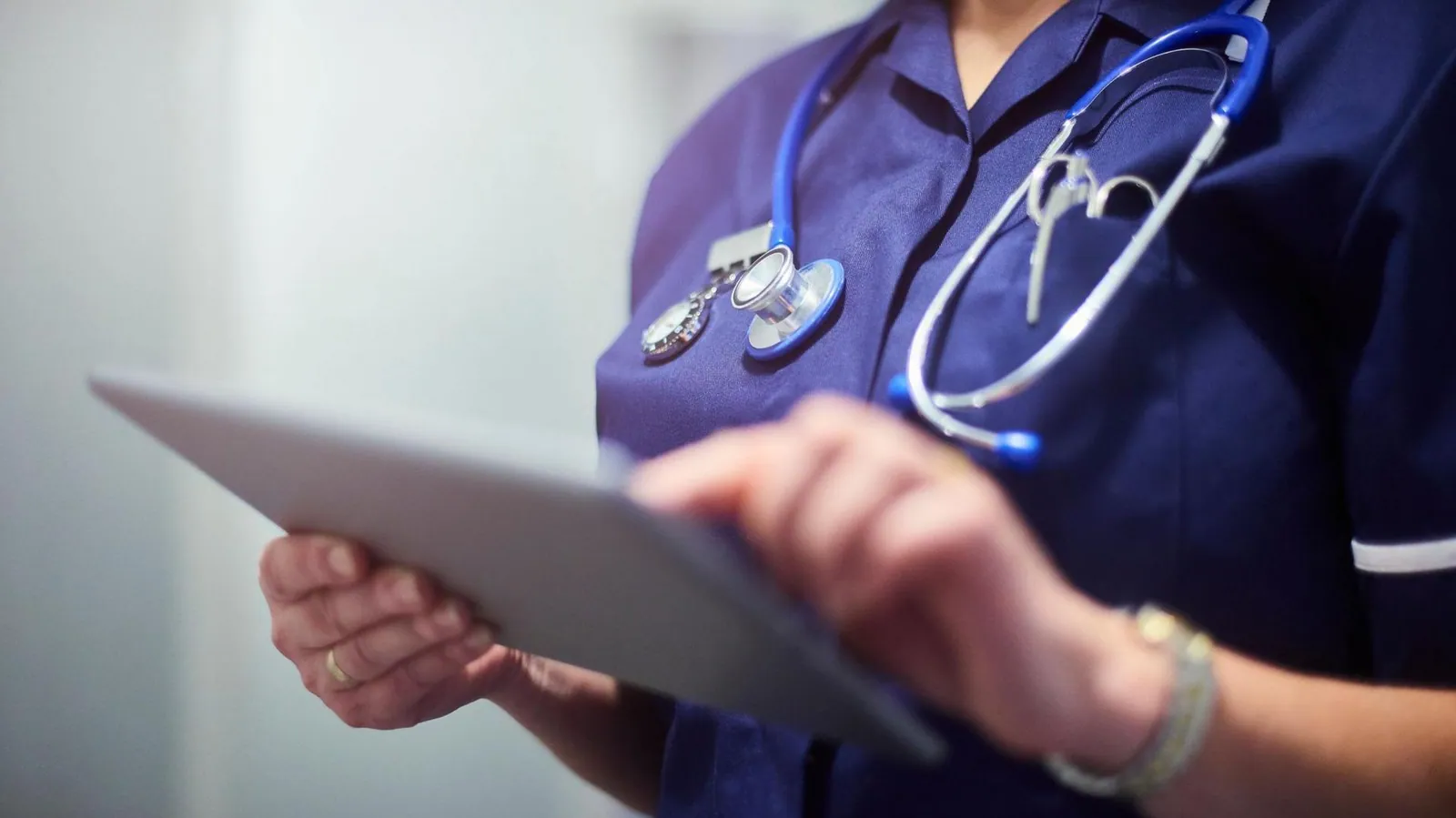 Leading doctor rebukes NHS chiefs over transplant failings