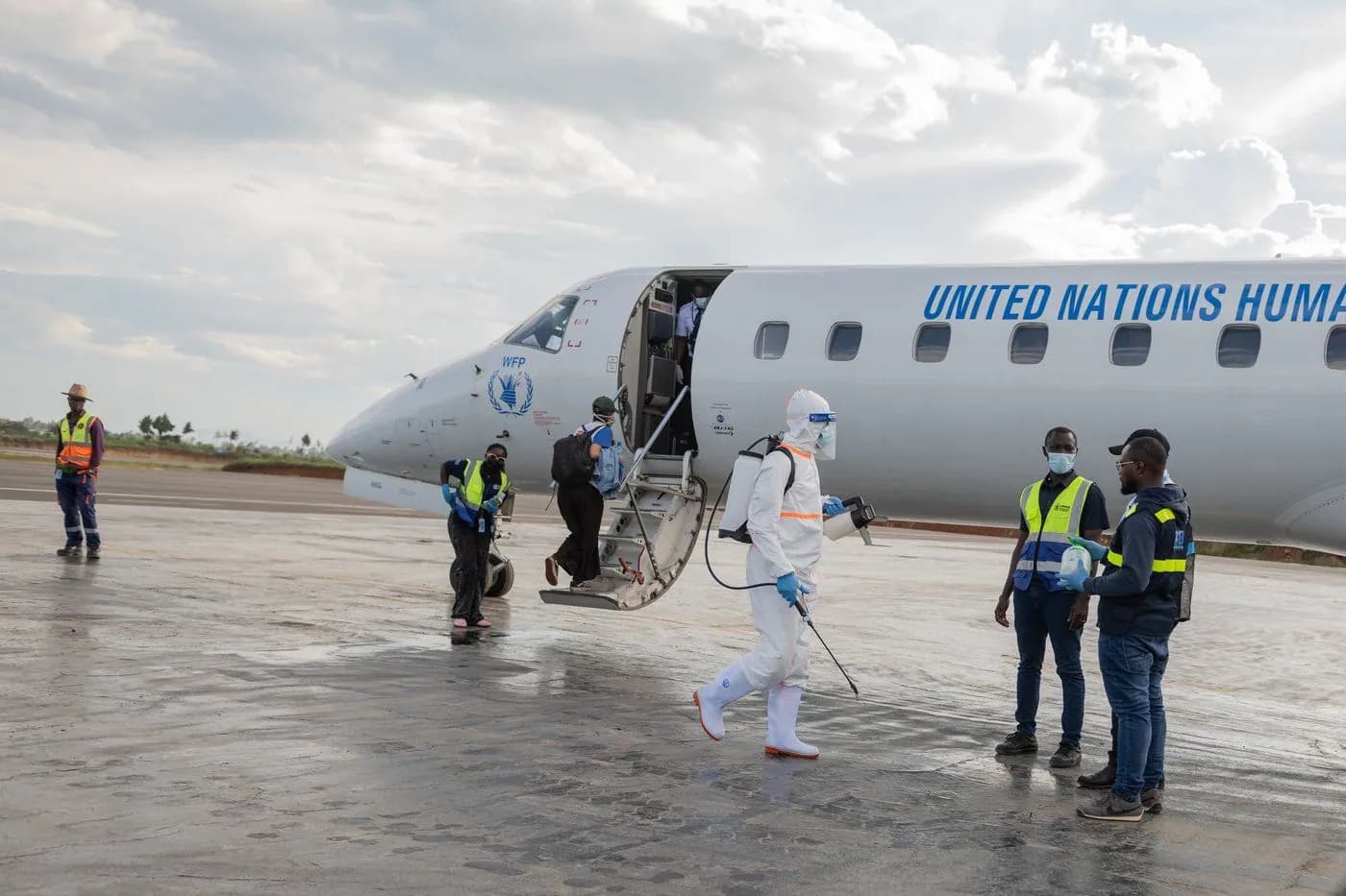 WHO calls for travel restrictions on Ebola-affected countries to be lifted, days after Canada's comes in effect